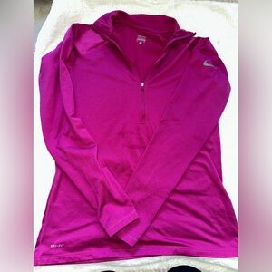 Women’s 1/4 zip Nike athletic fuschia color like new XL